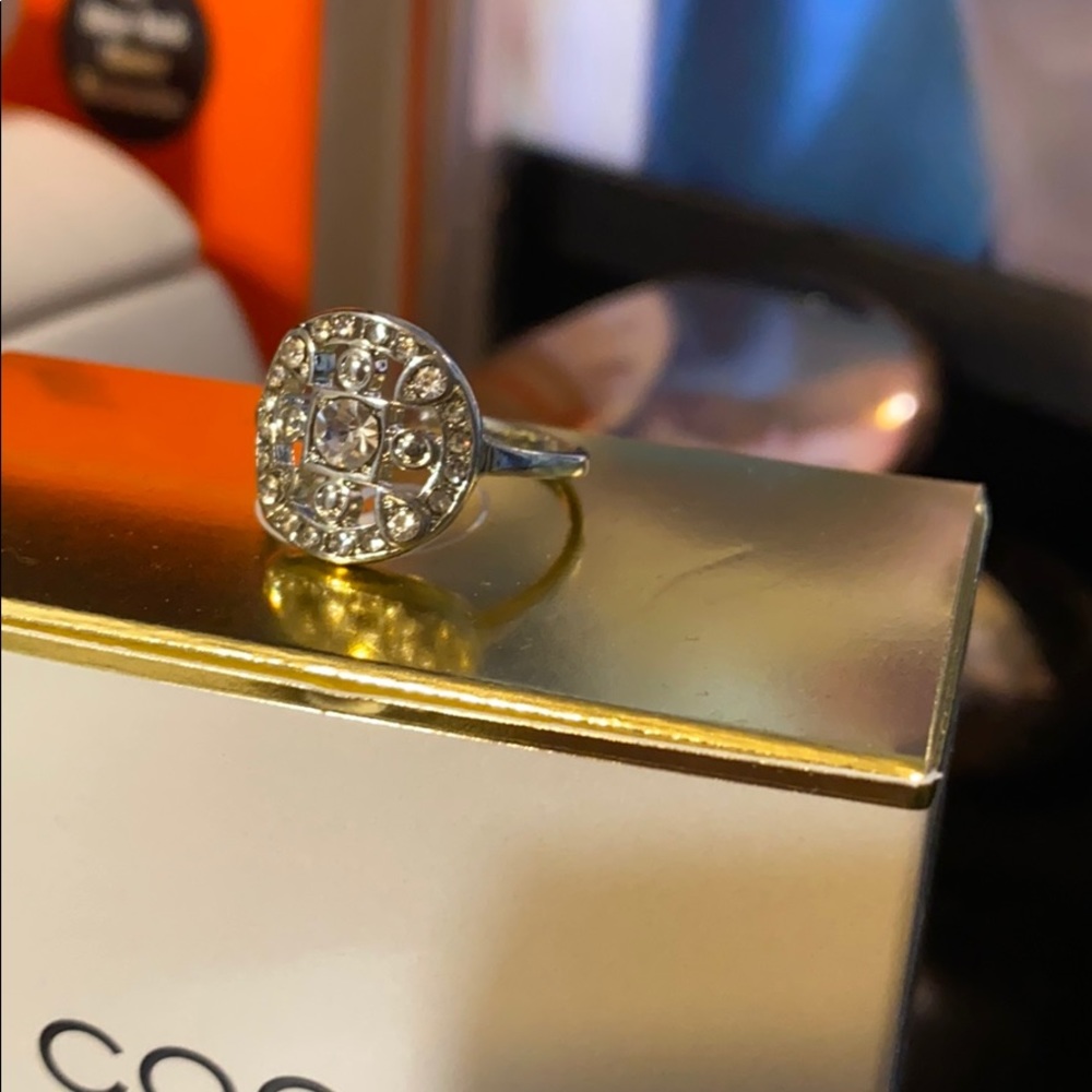 3/$25 Beautiful ring - Picture 1 of 4